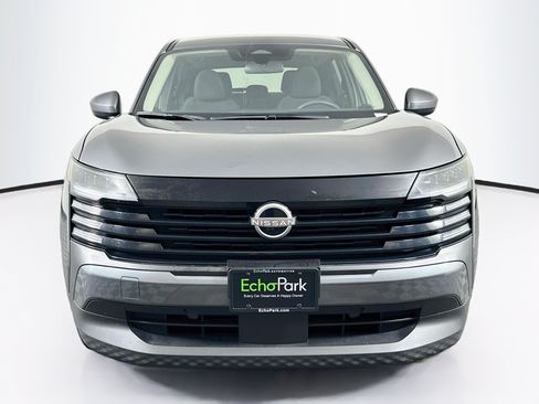 Used 2025 Nissan Kicks SV FWD image 2
