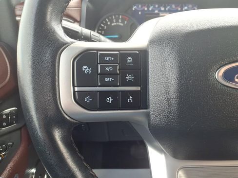 Used 2024 Ford Expedition Limited image 16