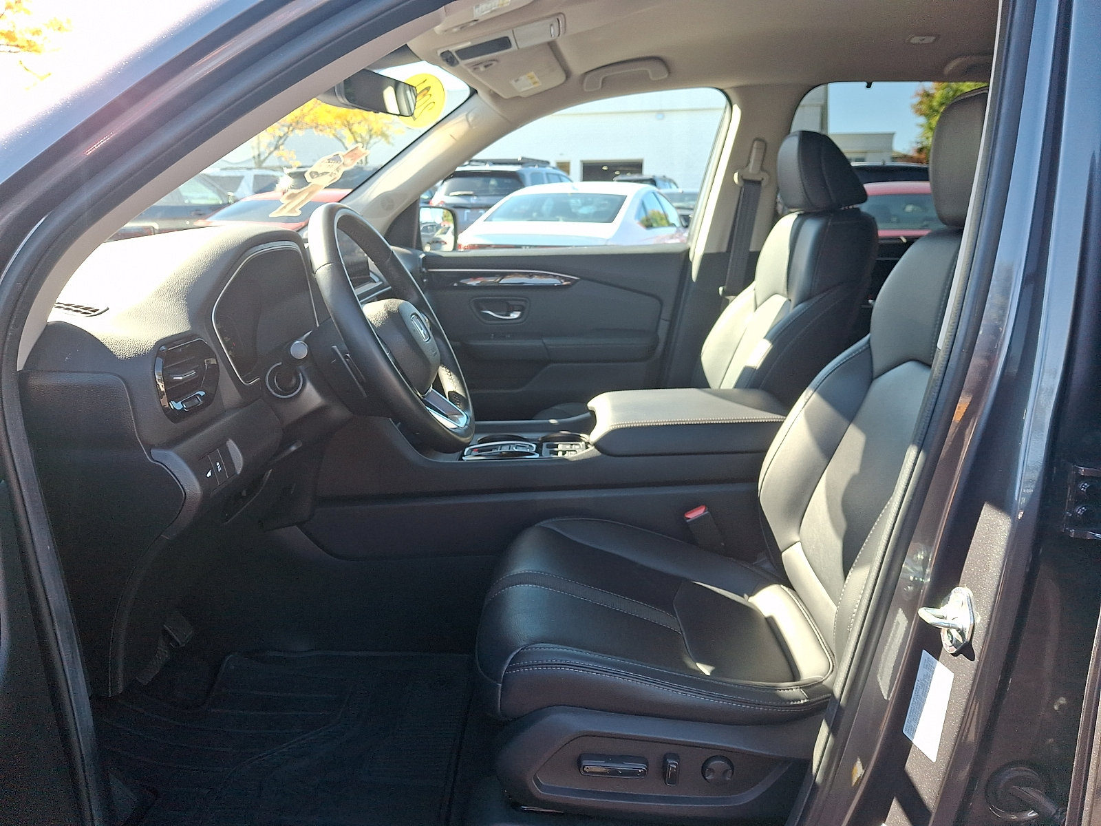 Used 2025 Honda Pilot EX-L image 13