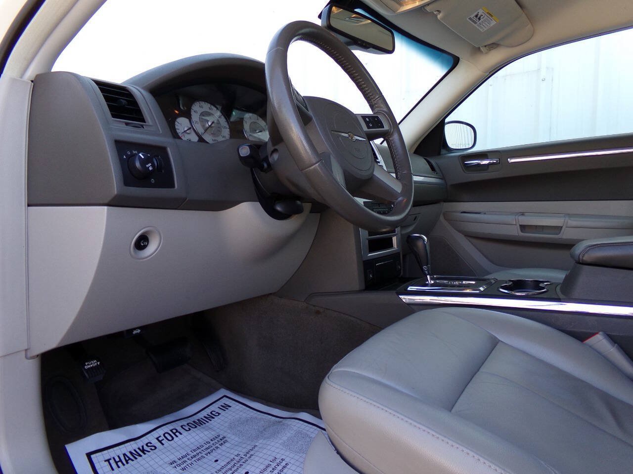 Used 2010 Chrysler 300 Touring RWD image 17