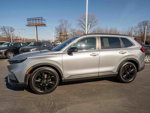 Used 2023 Honda CR-V Sport Touring image 3