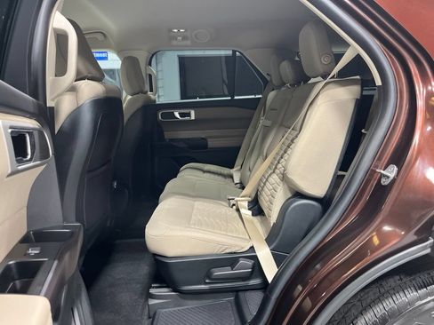 Used 2020 Ford Explorer XLT w/ Comfort Package AWD/4WD image 30