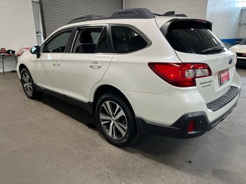 Used 2019 Subaru Outback 3.6R Limited w/ Popular Package #2 AWD/4WD image 5