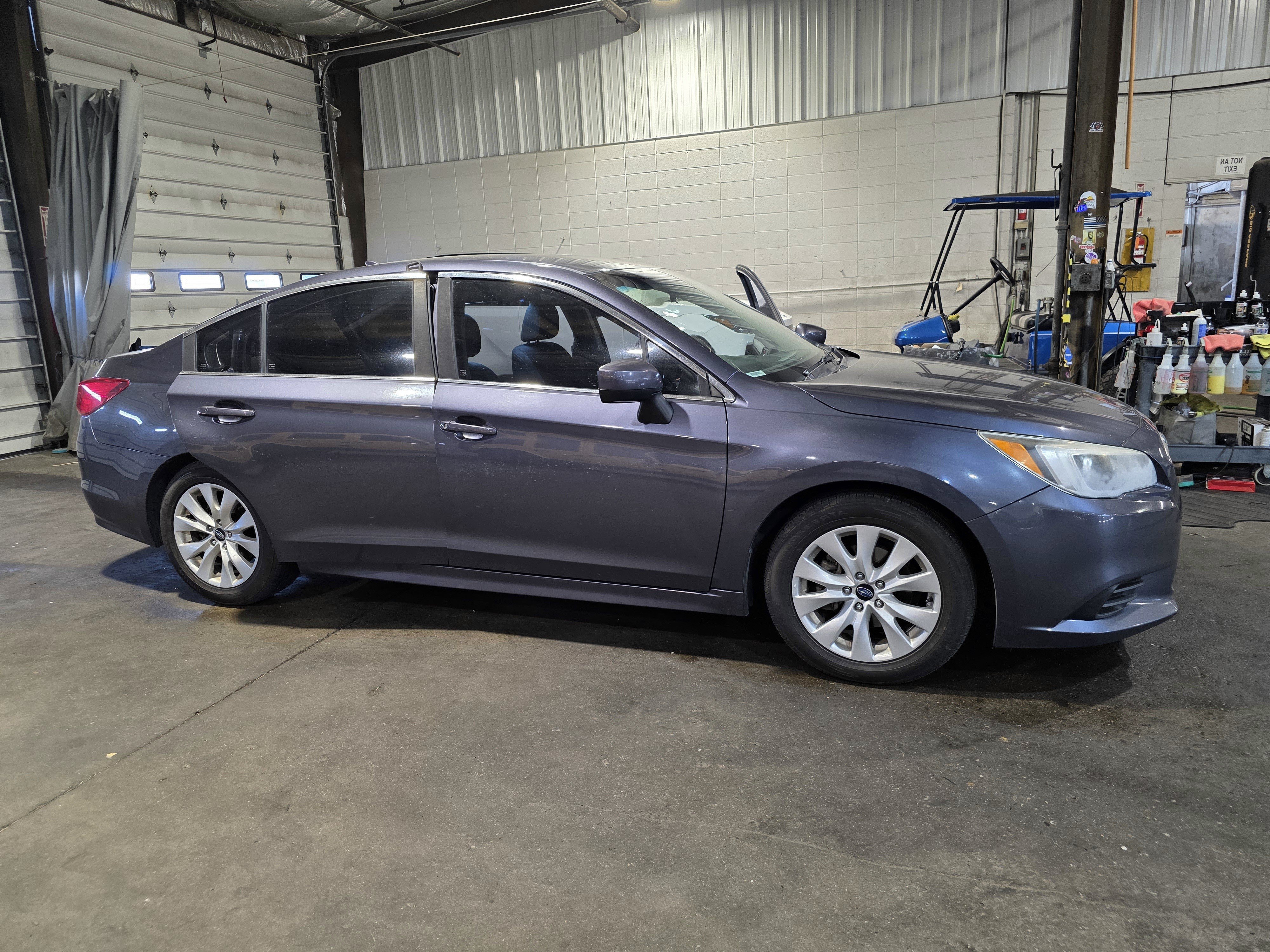 Used 2017 Subaru Legacy 2.5i Premium AWD/4WD image 1