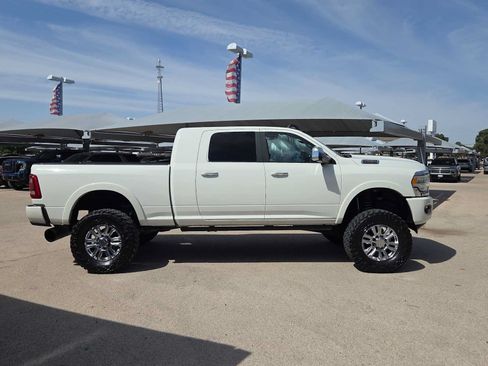 Used 2022 RAM 2500 Laramie AWD/4WD image 9