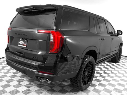 Used 2026 GMC Yukon XL Denali Ultimate w/ LPO, Floor Liner Package AWD/4WD image 5