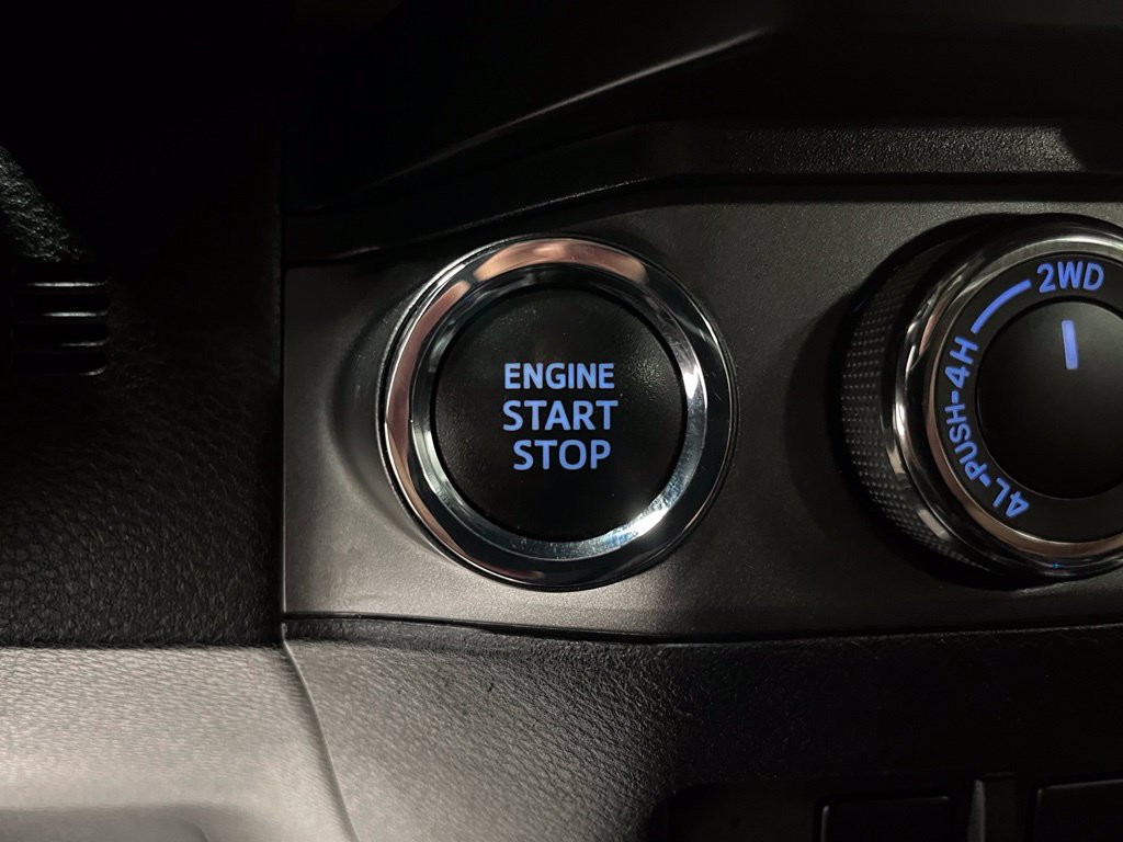 Used 2020 Toyota Tacoma TRD Sport w/ TRD Premium Sport Package AWD/4WD image 31