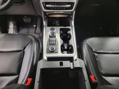 Used 2023 Ford Explorer XLT w/ Equipment Group 202A image 17