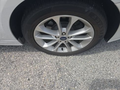 Used 2020 Ford Fusion SE FWD image 24