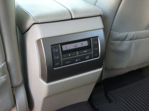 Used 2015 Lexus GX 460 image 32