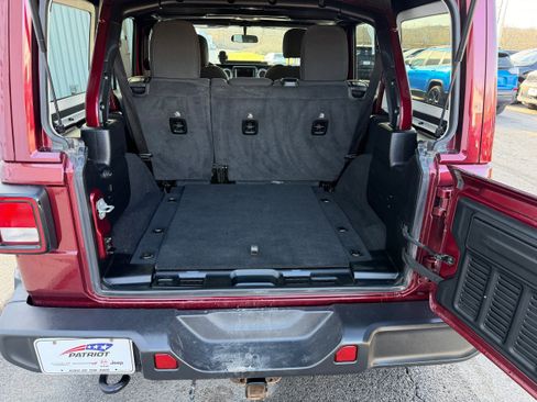 Used 2021 Jeep Wrangler Unlimited Sahara w/ Cold Weather Group image 4