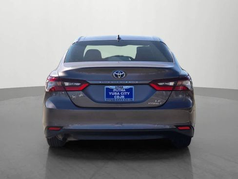 Used 2022 Toyota Camry LE image 5