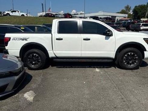 Used 2024 Nissan Titan PRO-4X w/ Pro-4x Convenience Package AWD/4WD image 15