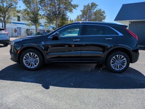Used 2025 Cadillac XT4 Premium Luxury image 8
