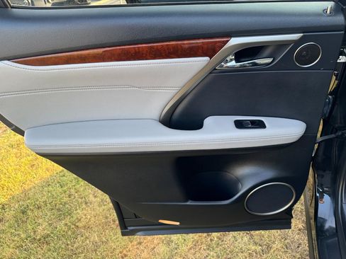 Used 2018 Lexus RX 350L FWD image 16