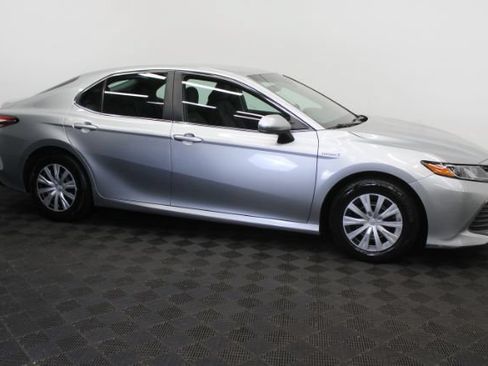 Used 2018 Toyota Camry LE FWD image 4