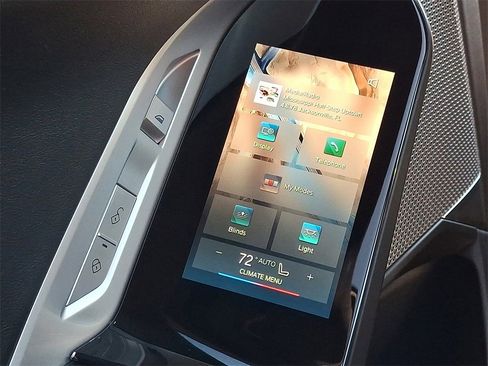 Used 2025 BMW 740i xDrive image 12