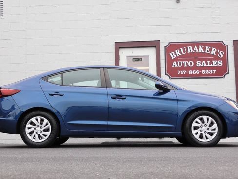 Used 2020 Hyundai Elantra SE FWD image 1