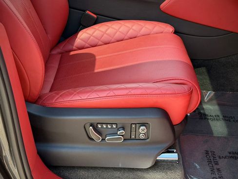 Used 2019 Bentley Bentayga AWD/4WD image 12