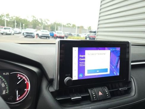 Used 2023 Toyota RAV4 XLE Premium image 12