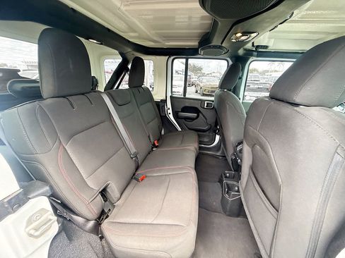 Used 2023 Jeep Wrangler Unlimited Rubicon AWD/4WD image 31