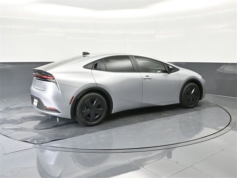 New 2026 Toyota Prius LE image 15