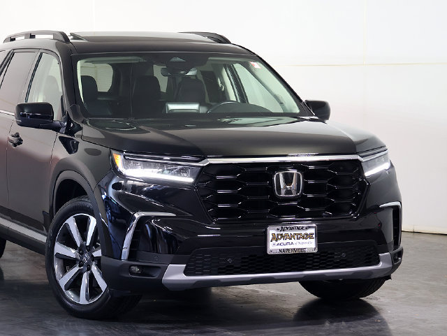 Used 2024 Honda Pilot Touring image 6