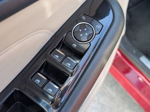 Used 2017 Ford Edge Titanium w/ Technology Package image 11