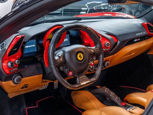 Used 2016 Ferrari 488 GTB RWD image 79