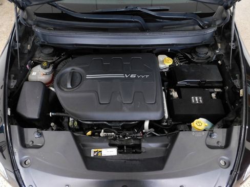 Used 2017 Jeep Cherokee Latitude w/ Comfort & Convenience Group image 16