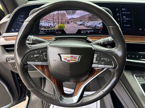 Used 2022 Cadillac Escalade ESV Luxury AWD/4WD image 15