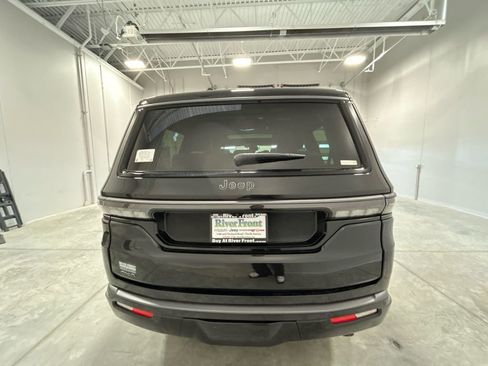 New 2026 Jeep Grand Wagoneer Limited AWD/4WD image 7