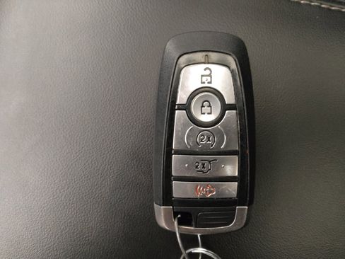 Used 2021 Ford Explorer Limited w/ Equipment Group 301A AWD/4WD image 32
