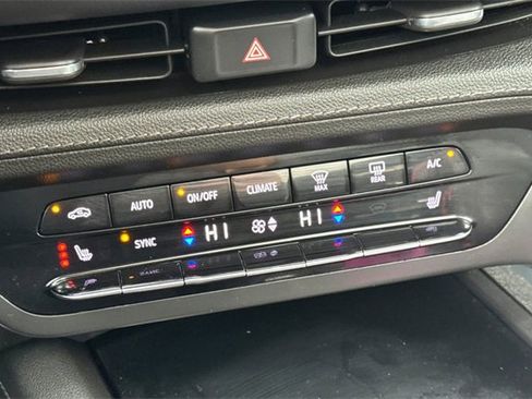 Used 2022 Buick Envision Essence w/ Sport Touring Package image 31