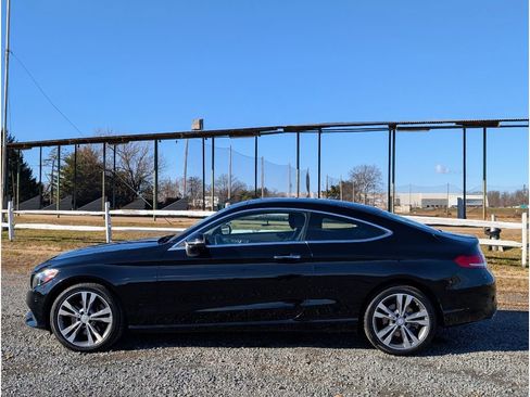 Used 2017 Mercedes-Benz C 300 4MATIC Coupe image 4