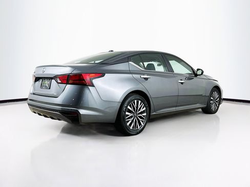 Used 2025 Nissan Altima 2.5 SV image 9