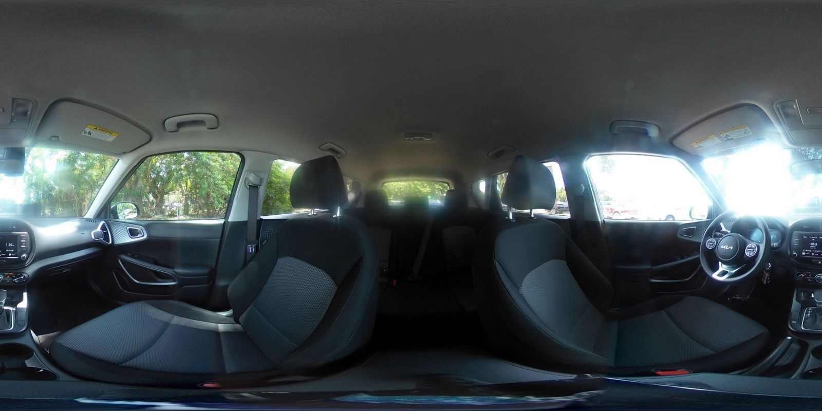 Used 2025 Kia Soul LX w/ LX Technology Package FWD image 39