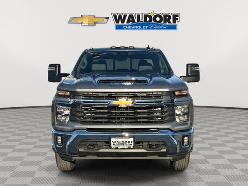 Used 2024 Chevrolet Silverado 3500 LT w/ Convenience Package image 2