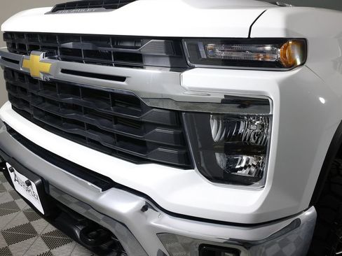 Used 2025 Chevrolet Silverado 2500 LT w/ Convenience Package AWD/4WD image 35