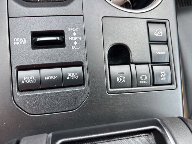 Used 2023 Toyota Highlander XLE AWD/4WD image 22