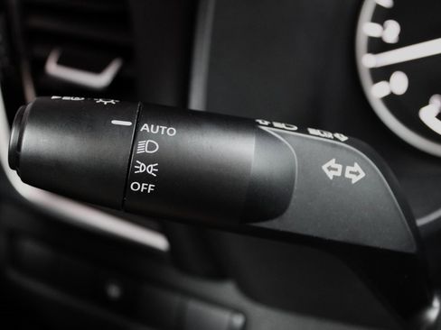 Certified 2022 Nissan Rogue SV image 33