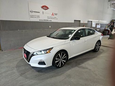 Used 2020 Nissan Altima 2.5 SR w/ Premium Package image 7