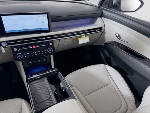 Used 2025 Hyundai Tucson Limited image 25