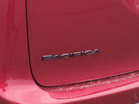 New 2026 Chrysler Pacifica Select FWD image 24