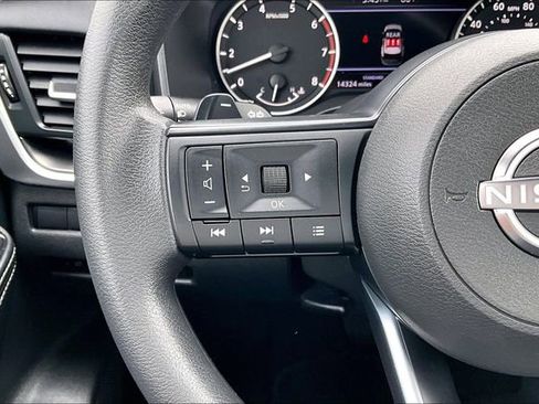 Certified 2024 Nissan Rogue SV FWD image 10
