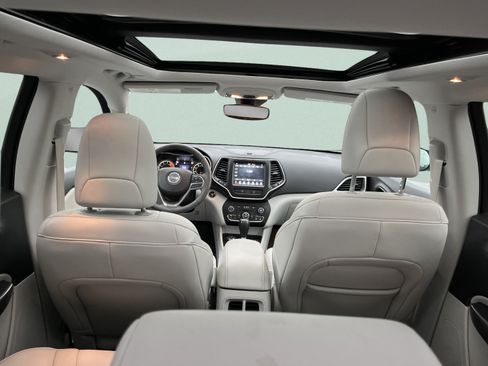 Used 2022 Jeep Cherokee Latitude Lux w/ Sun & Sound Group AWD/4WD image 14