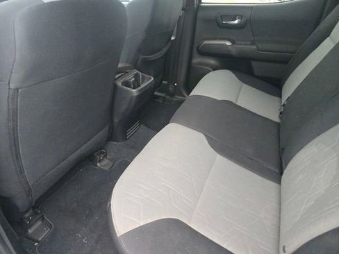 Used 2021 Toyota Tacoma TRD Sport w/ Technology Package image 16