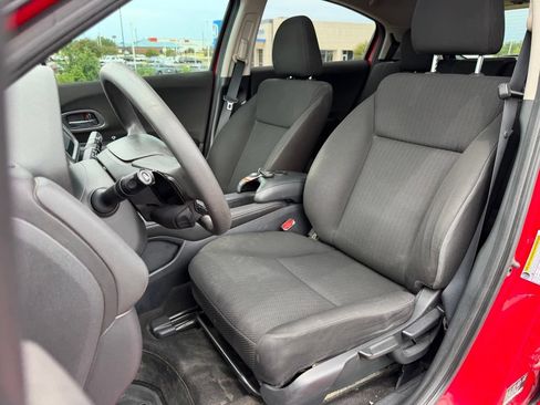 Used 2018 Honda HR-V EX image 13