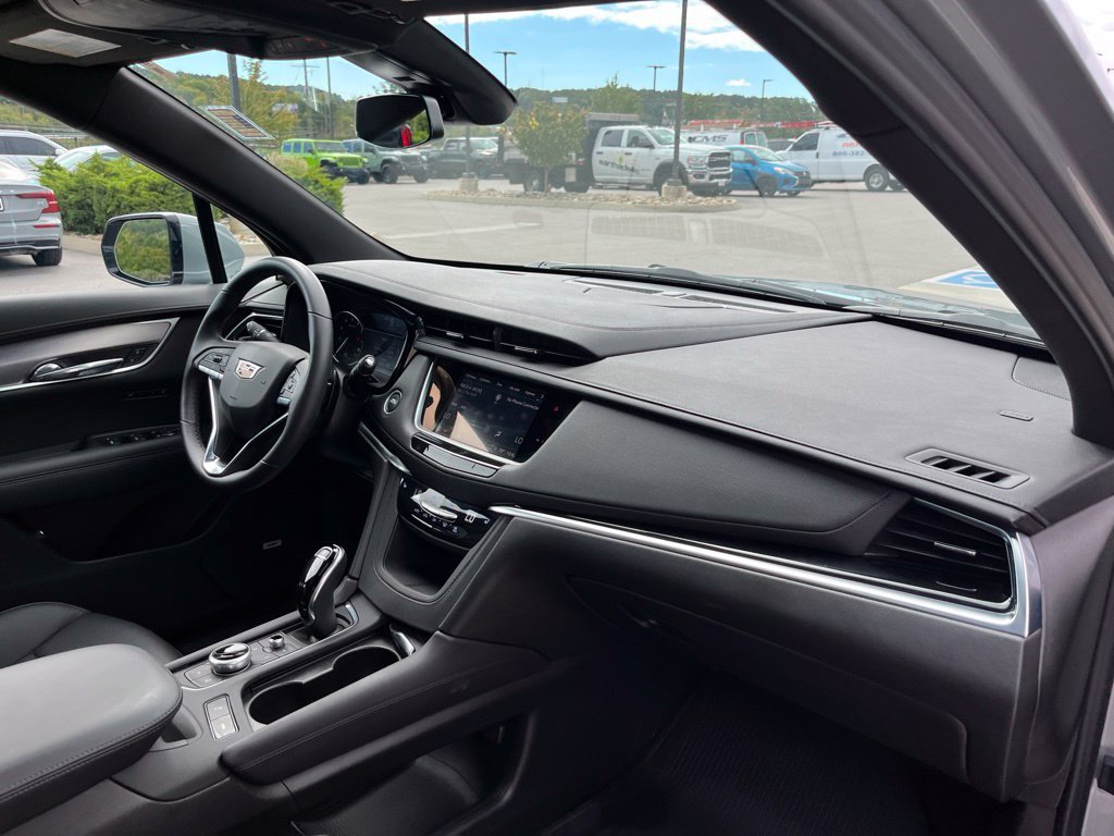 Used 2025 Cadillac XT6 Luxury w/ LPO, Floor Liner Package AWD/4WD image 29