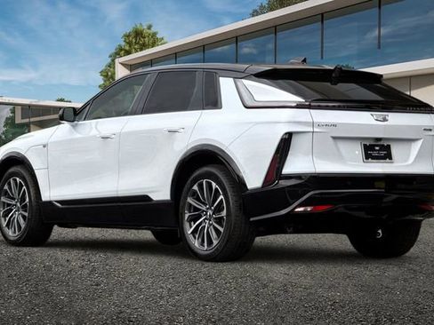 New 2026 Cadillac Lyriq Sport image 6